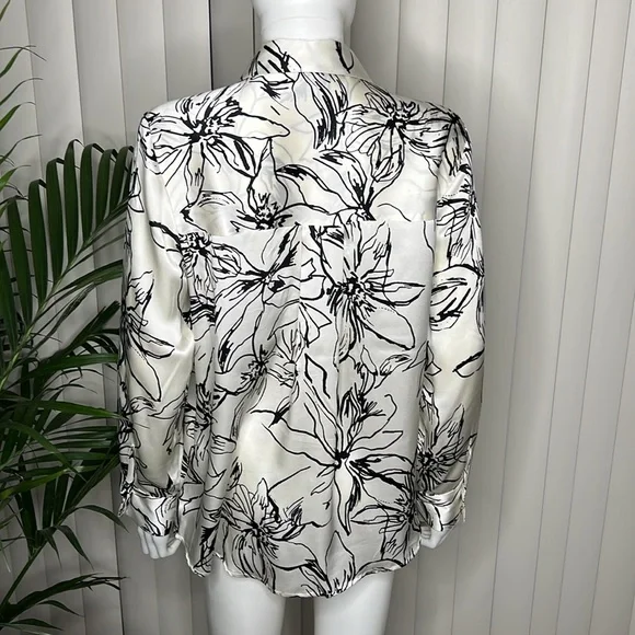 Joie Silk Black and Cream Floral Long Sleeve Button Down Shirt Size M - Picture 4 of 10